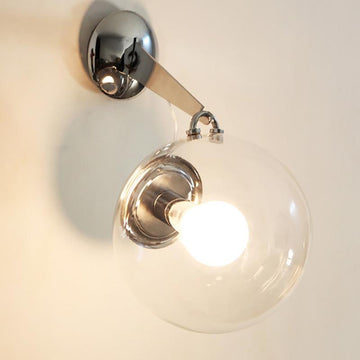 Appiculture de mur à bulles avec de la nuance à billes en verre transparent et finition chromée